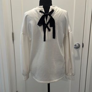 Pleione tie-back bell sleeve sweatshirt